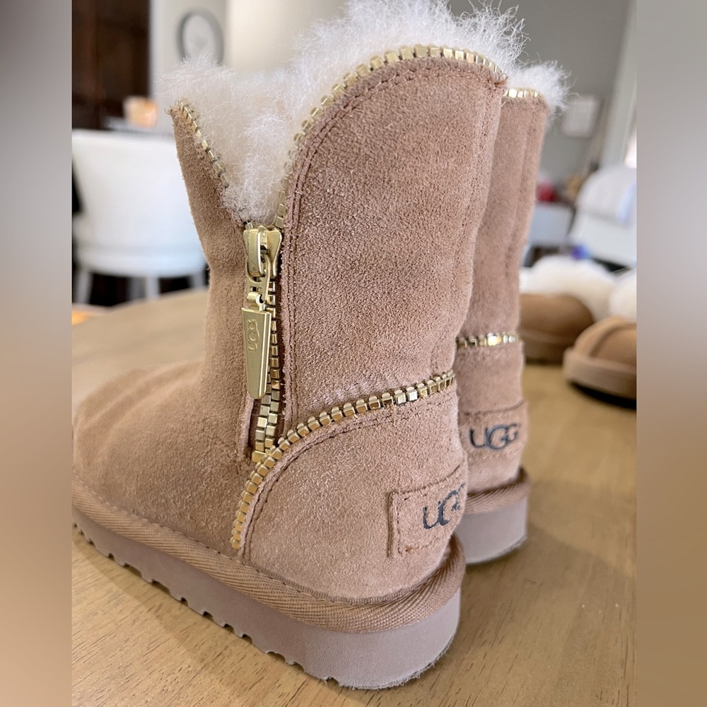 Toddler Uggs - size 9T. Worn one season, gently used.